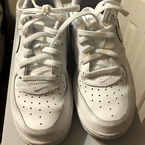 Kids - Size 1 - All white Nike Air Force 1